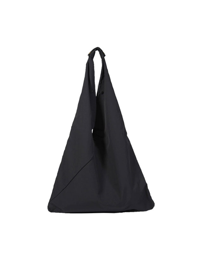 슬로우앤코_ Span Nylon-Triangle Wrap Bag [Black]