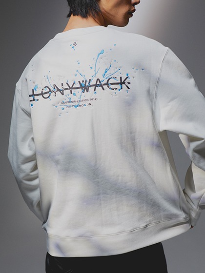 토니웩_Paint Splatter Embroidery Sweatshirt_ Cream (cream+sky blue)